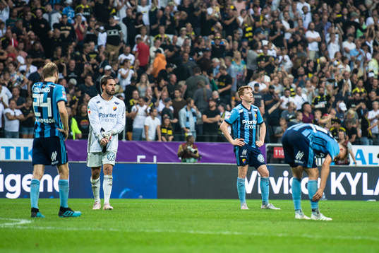 Djurgårdens Curtis Edwards, målvakt Tommi Vaiho, Aslak