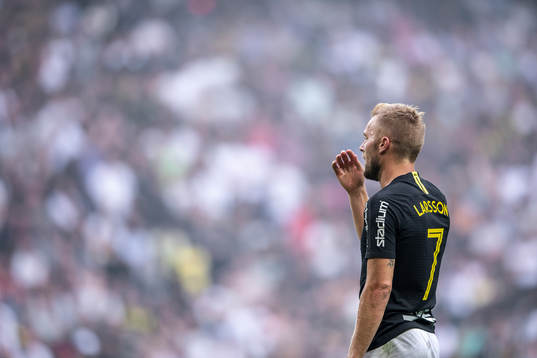 s Sebastian Larsson
