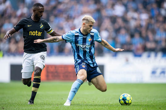 s Henok Goitom och Djurgårdens Astrit Ajdarevic