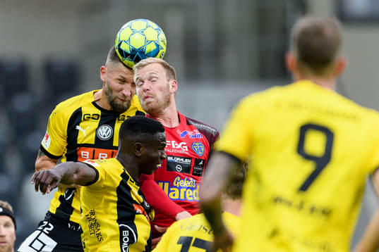 Häckens Joona Toivio och Falkenbergs Kirill Pogrebnyak