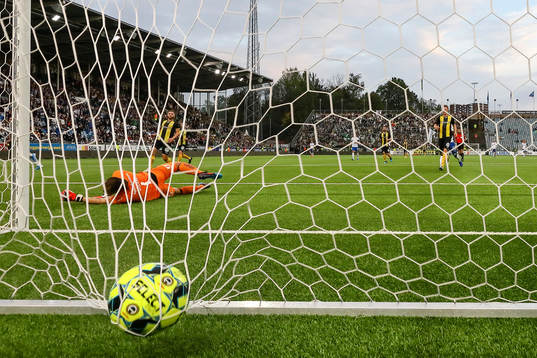 Mål 2-0 av IFK Norrköpings Sead Haksabanovic förbi
