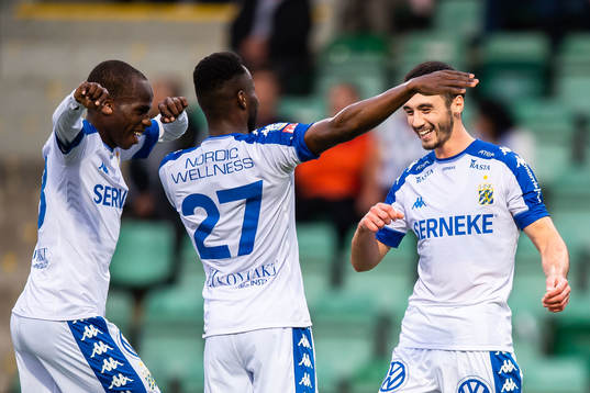 IFK Göteborgs Giorgi Kharaishvili jublar med lagkamrater