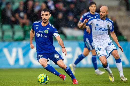 Sundsvalls Carlos Gracia och IFK Göteborgs Robin Söder