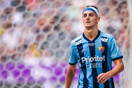 Djurgårdens Haris Radetinac lämnar planen