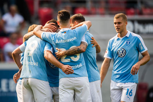 Malmö FFs Markus Rosenberg jublar med lagkamrater