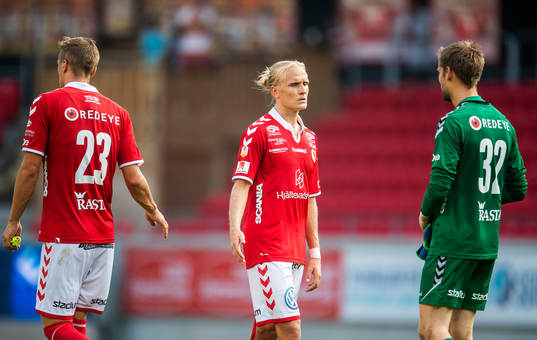 Kalmars Viktor Elm, Henrik Löfkvist och målvakt Lucas