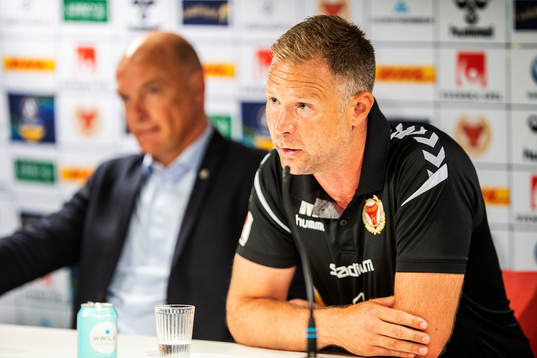 Kalmars tränare Magnus Pehrsson och Malmö FFs tränare