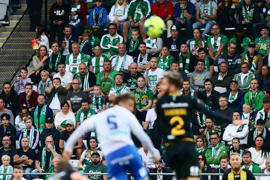 Hammarbysupportrar ser på nickduell mellan IFK