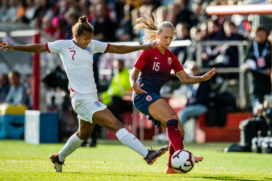 Nikita Parris of England and Amalie Eikeland of Norway
