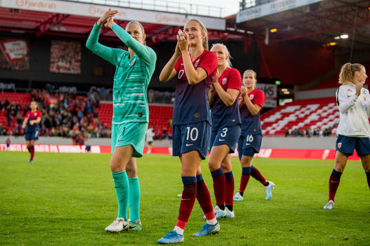 Goalkeeper Ingrid Hjelmseth and Caroline Graham Hansen of