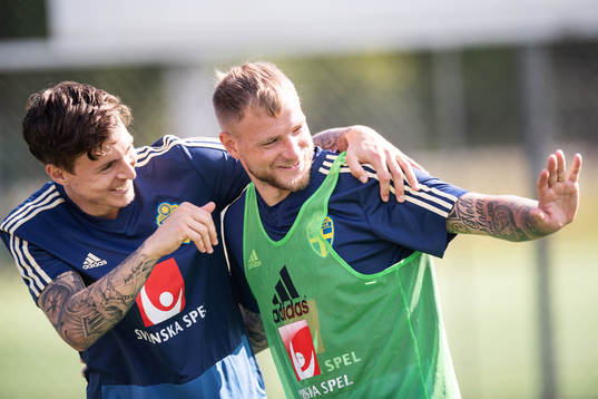 Victor Nilsson Lindelöf and John Guidetti of the Swedish