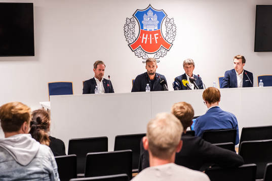 Administrativ chef Robin Lundgren, Olof Mellberg som