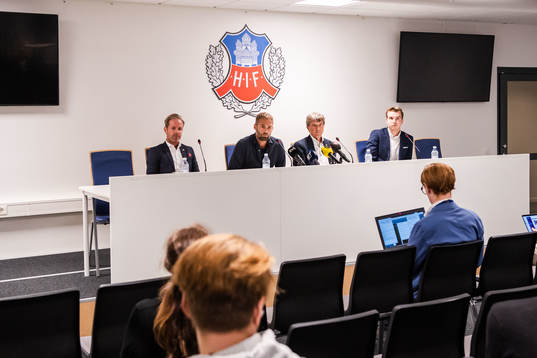Administrativ chef Robin Lundgren, Olof Mellberg som