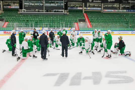 Spelarna samlas