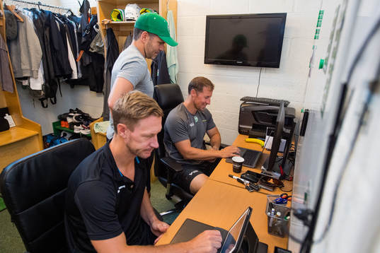 Assisterande tränare Cory Murphy och tränare Cam Abbott