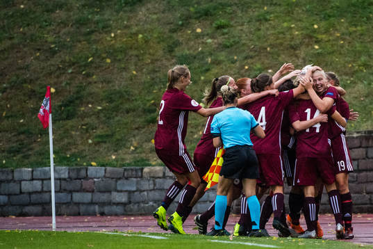 Players of Latvia celebrates 1-0