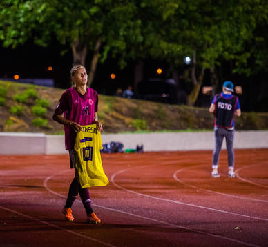 Ligita Tumane of Latvia with a jersey from Magdalena