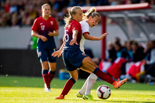 Amalie Eikeland of Norway and Rachel Daly of England