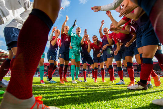 Maria Thorisdottir, Karina Sævik, goalkeeper Ingrid