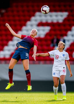Frida Maanum of Norway and Georgia Stanway of England