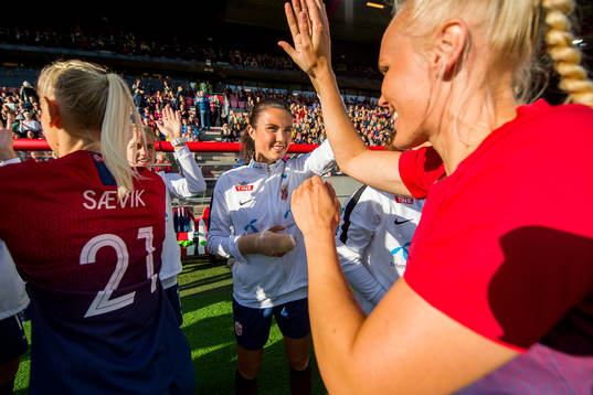 Ingrid Syrstad Engen and Maria Thorisdottir of Norway