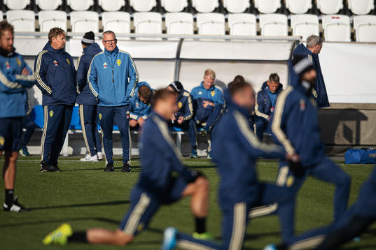 Assistant coach Peter Wettergren and head coach Janne