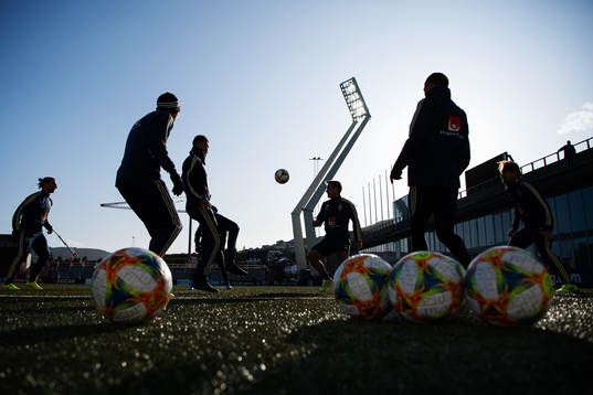 Silhouette of players of the Swedish national football team