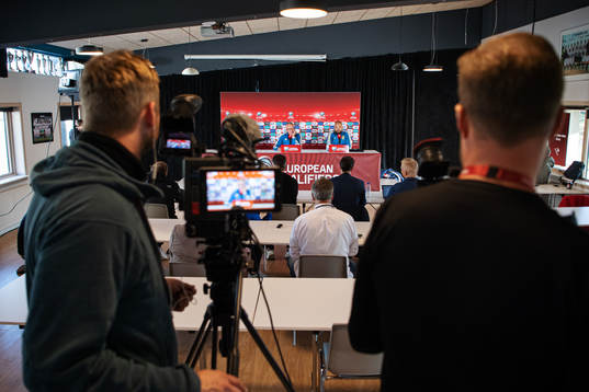 Head coach Janne Andersson and media officer Jakob Kakembo