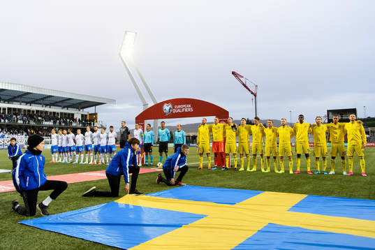 The players of Faroe Islands and Sweden at lineup