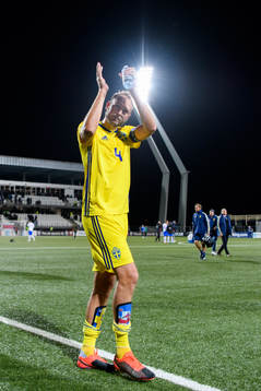 Andreas Granqvist of Sweden give his thanks to the