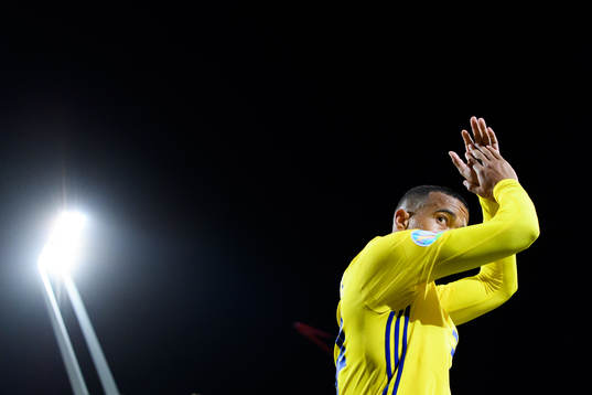 Robin Quaison of Sweden give his thanks to the supporters