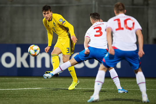 Victor Nilsson Lindelöf of Sweden in action against