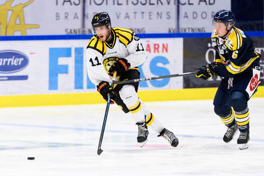 Brynäs Jonathan Sigelt och Södertäljes Lucas Feuk