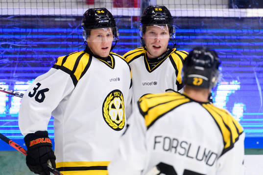 Bläddra bland fler bilder av Ishockey, Skoda Trophy, Södertälje - Brynäs 