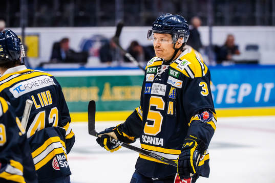 Södertäljes Marcus Oskarsson deppar