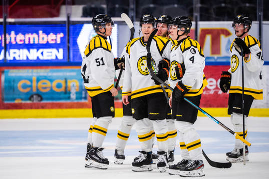 Brynäs spelare jublar