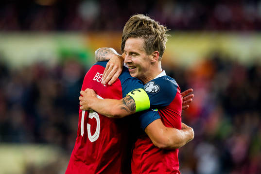 Sander Berge of Norway celebrates with teammate Stefan