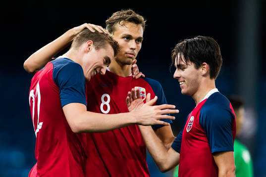 Kristian Thorstvedt of Norway celebrates with teammates