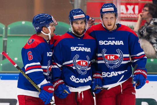 Oskarshamns Markus Modigs kramas om och jublar med