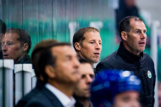 Rögles tränare Cam Abbott och assisterande tränare Jan