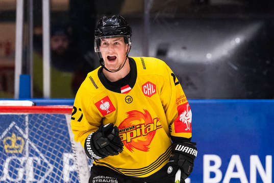 Ty Lonley of Vienna Capitals celebrates