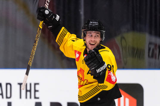 Taylor Vause of Vienna Capitals celebrates