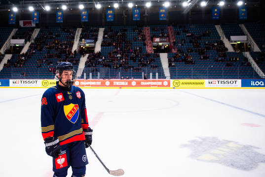 Alexander Holtz of Djurgården looks dejected