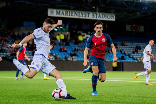 Christos Shelis of Cyprus and Hugo Vegard Vetlesen of Norway