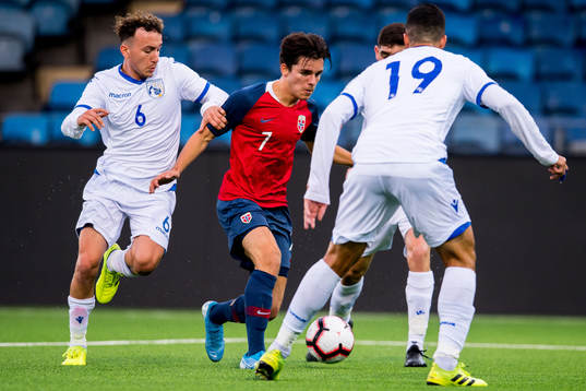 Giannis Gerolemou of Cyprus and Hugo Vegard Vetlesen of