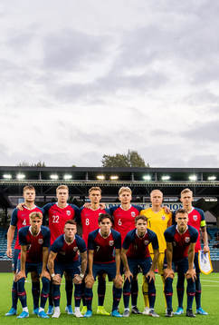 Ulrik Tillung Fredriksen (2nd row), Kristian Thorstvedt,