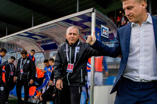 Nicos Andronicou, head coach of Cyprus U21, and Leif Gunnar