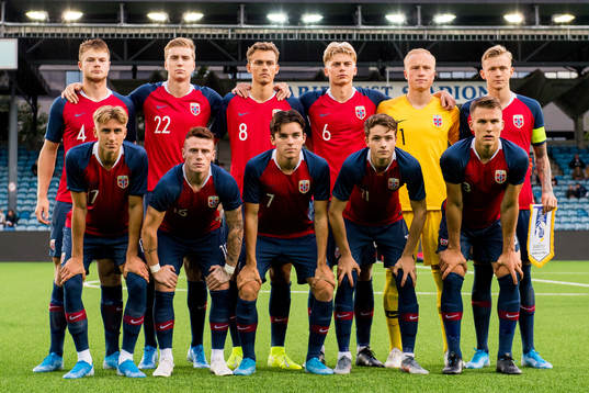 Ulrik Tillung Fredriksen (2nd row), Kristian Thorstvedt,