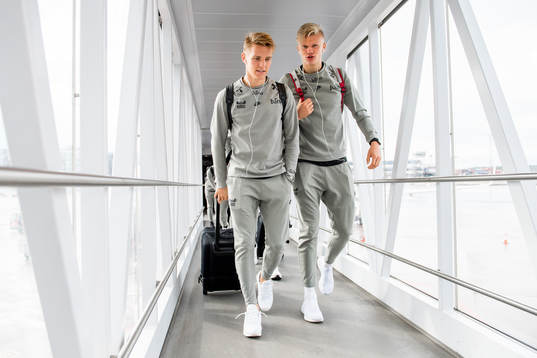 Bläddra bland fler bilder av Football, UEFA Euro Qualifier, Norway, arrival