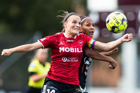 Limhamn Bunkeflos Erin Gunther och Piteås Madelen Janogy i